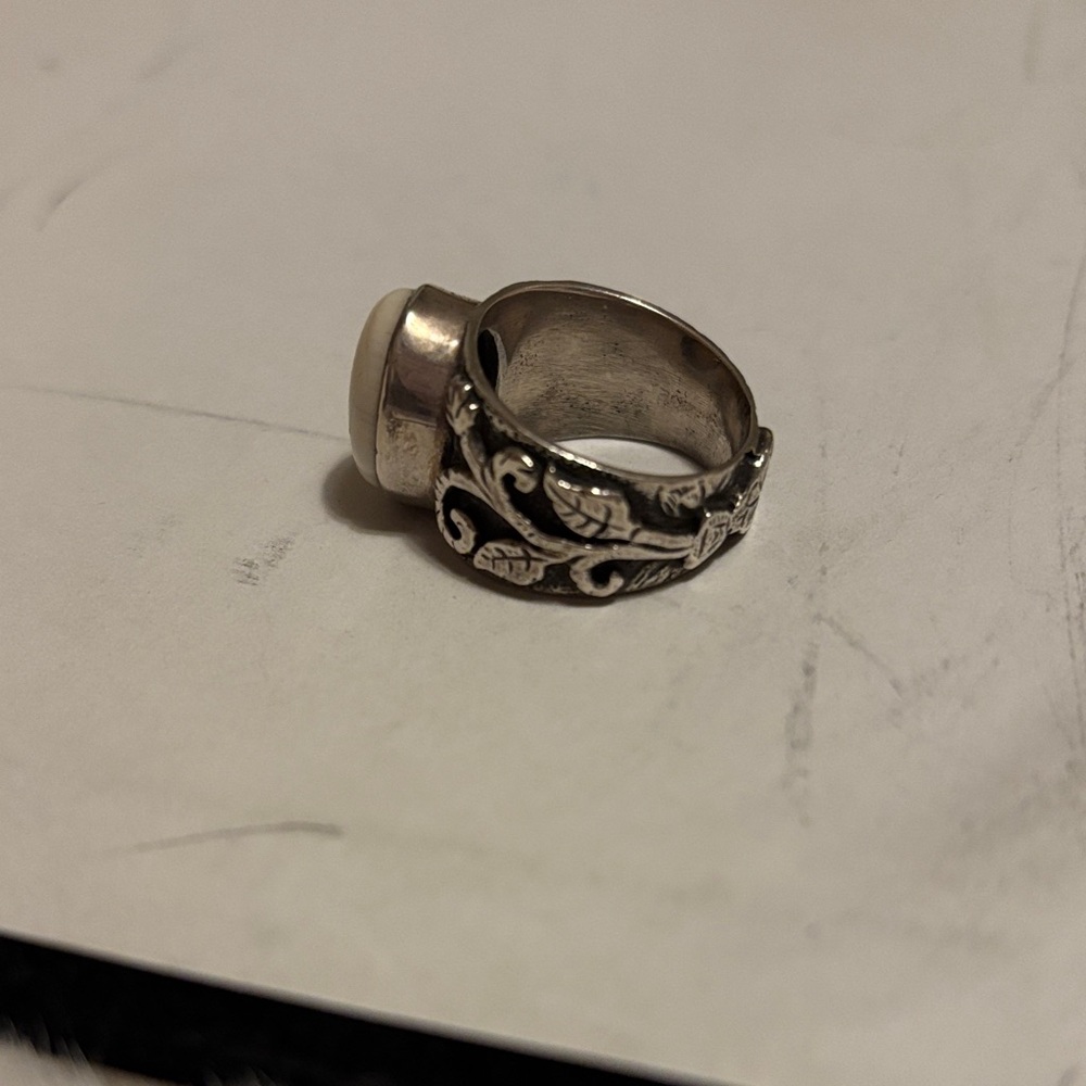 ‼️PENDING Silpada Sterling Silver White Stone Statement Ring Elegant Floral Band - Picture 2 of 3